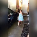 فيديو طريف لطفلة تثق بجمالها لأبعد الحدود