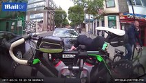 محاولة جنونية لسرقة دراجة في وضح النهار.. لن تصدق ما فعله اللص.. فيديو