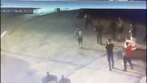 فيديو لحظة وفاة بطل رياضي ضخم في مشاجرة بالشارع على يد رجل نصف وزنه