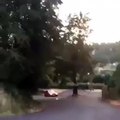 فيديو سائق بي ام دبليو يفقد عجل بطريقة غريبة أثناء درفت