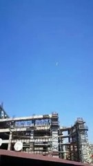 فيديو لحظة اشتعال محرك طائرة قطرية في الجو