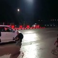 فيديو ركن سيارة فولكس واجن جولف بين سيارتين بطريقة خرافية