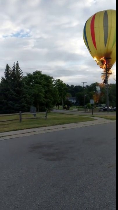 Cet homme échappe à la mort à plusieurs fois dans cette montgolfière