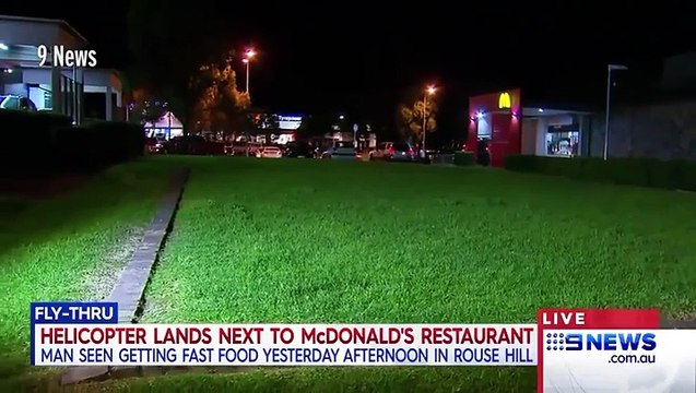 شاهد.. طائرة هليكوبتر تهبط بجوار مطعم وجبات سريعة شهير.. والسبب!