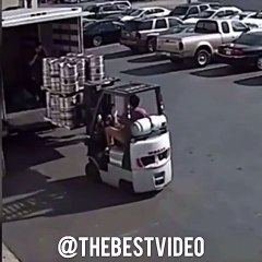 بالفيديو: هذه هي أنجح عملية إنقاذ.. والسر هو سرعة رد الفعل!