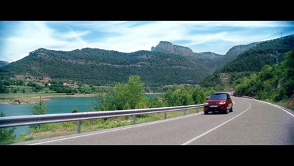 فيديو رنج روفر تطلق أقوى نسخها على الإطلاق اس في اوتوبايوغرافي دايناميك