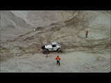 فيديو لا يصدق لـ سيارة رباعية الدفع معدلة تتسلق جبلاً