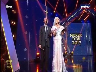 فيديو مذيع لبناني يحرج محمد حماقي على المسرح وهكذا رد الأخير بقوة!