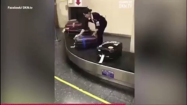 شاهد كيف يتعامل اليابانيون مع حقائب المسافرين.. لن تتوقع