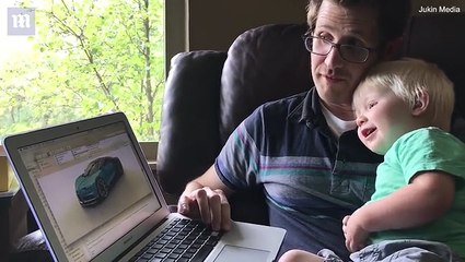 طفل عمره عام واحد يتمتع بخبرة مذهلة في ماركات السيارات.. شاهد بنفسك