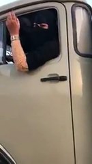 شاهد: سعودية تُفاجئ الجميع بقيادتها صهريج مياه!