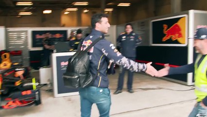 فيديو سيارة ريد بول للفورمولا1 تقتحم شوارع مدينة هيوستن الأمريكية