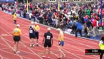 بالفيديو: سباق ركض 100 متر للمسنين.. والأصغر بين المشاركين تجاوز الـ80 عام!