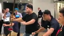 فيديو أغرب طريقة استقبال في المطار من قبل عائلة نيوزلاندية