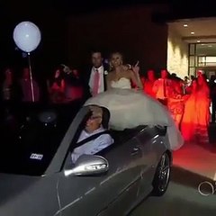 فيديو عروسين وقعا من فوق سيارة مكشوفة في الزفة