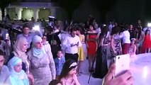 فيديو ساحر تونسي يجعل عروسه تطير في الهواء أمام الجميع في حفل زفافهما