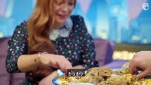 ليندسي لوهان تجرب الأكل الخليجي لأول مرة في الكويت