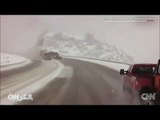 بالفيديو حادثة سقوط شاحنة في واد عميق .. لن تصدق ماذا حدث للسائق!