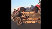 فيديو مجموعة شباب يقومون بإزالة عجلات السيارة وهي بالهواء!