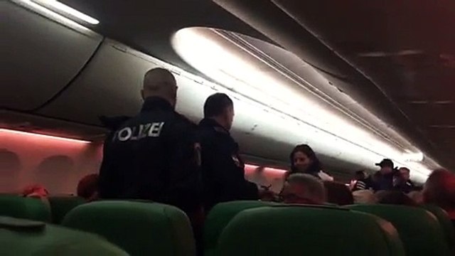 طائرة متجهة من دبي إلى أمستردام تهبط اضطرارياً لأغرب سبب ممكن