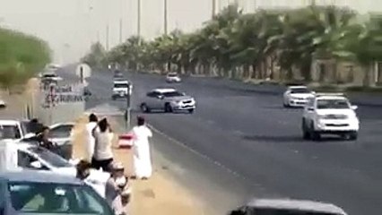 فيديو القبض على قائدي مركبات مارسوا التفحيط في الرياض