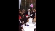 فيديو والدة أحمد سعد تغني لسمية الخشاب: وهذا رد فعل العروس!