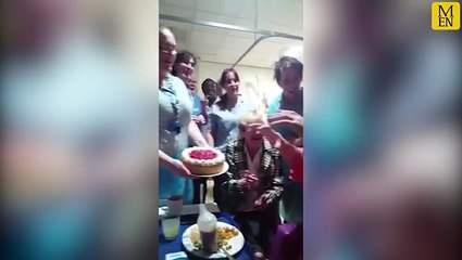 فيديو مؤثر: مفاجأة أعدتها ممرضات تدخل البهجة على مريض في أيامه الأخيرة