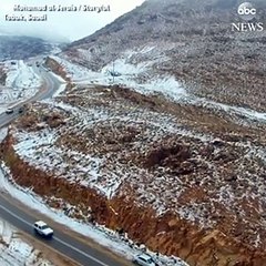 أمريكية تصور سقوط الثلج في السعودية بشكل ساحر