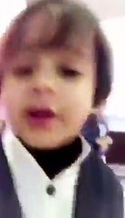طفل سعودي يقلد ما يفعله الكبار على سناب شات