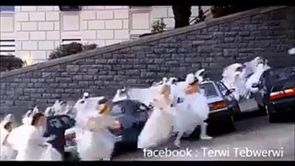 بالفيديو شاهدوا كيف يكون الزواج العصري المودرن