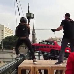 فيديو كواليس تصوير أقوى مشهد في فيلم "هبوط اضطراري": لقطات مبهرة!