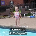 فيديو أصغر سباحة في العالم..عمرها 16 شهراً