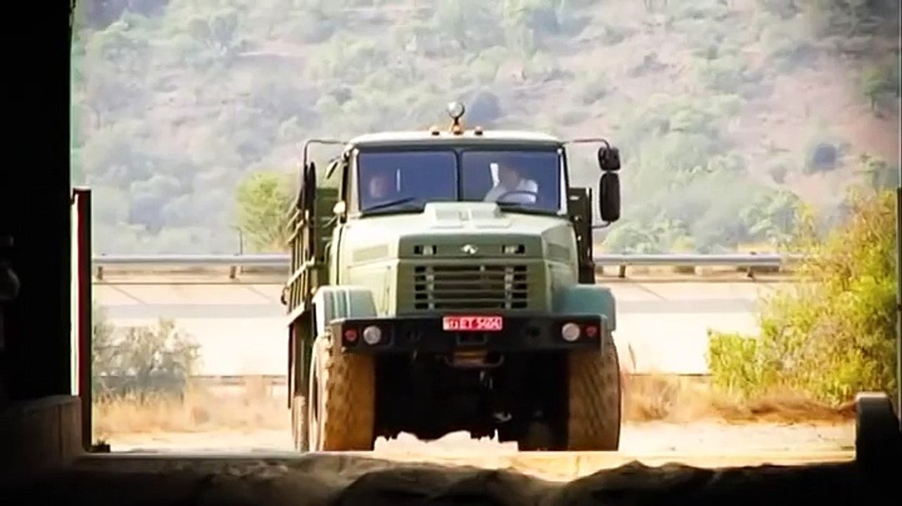 فيديو الاختبارات القاسية التي تعرضت لها مركبة KRAZ العسكرية!
