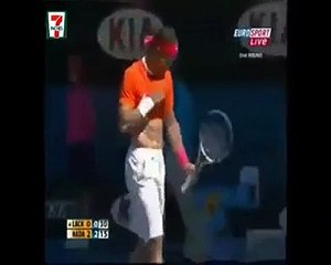 فيديو يكشف الفارق بين الرجل والمرأة عند تلقي عرض الزواج