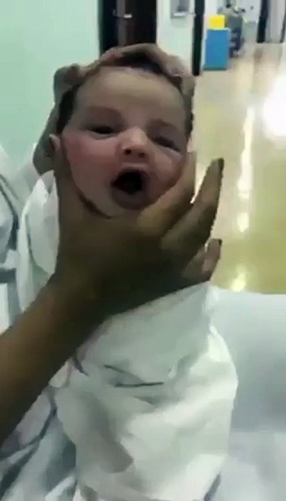 جدل في السعودية بسبب تعنيف الممرضات لهذا الطفل