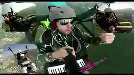 بالفيديو: شباب لبناني يعزف النشيد الوطني من سماء بيروت