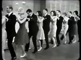 فيديو رقصة البطريق بنسختها الأصلية تعود لعام 1956