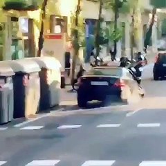 VÍDEO: provoca un accidente y se da a la fuga en Barcelona