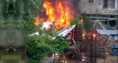 Hindistan'da Uçak Düştü, İlk Belirlemelere Göre 5 Kişi Hayatını Kaybetti