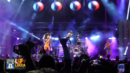 Caparezza - "Ti fa stare bene" (Live@ Lucca Summer Festival)