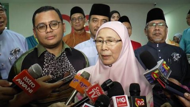Wan Azizah: Nothing wrong with issuing translated statements