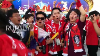 Cổ động viên Hàn Quốc vui mừng sau khi chiến thắng