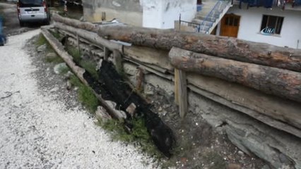 8 Evin Yandığı ve 1 Kişinin Hayatını Kaybettiği Köyde Vatandaşlar Dertli