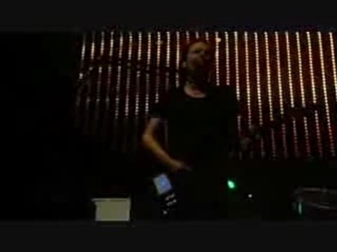 Muse-Starlight-KROQ 2007