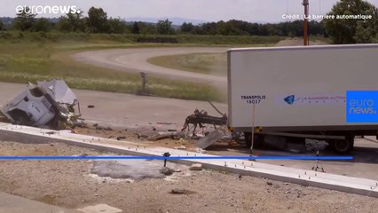 Cette  borne retractable est destinée à stopper les camion-béliers