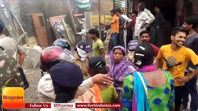 लोगों के भारी विरोध के बीच टास्क फोर्स से तोड़ा अवैध अतिक्रमण,चार जोन में देहरादून शहर को बांटा