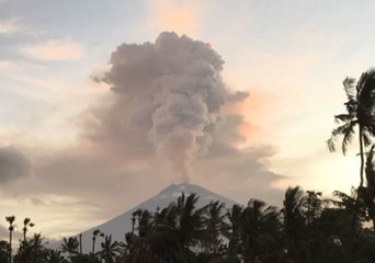 Download Video: Mount Agung Eruption Threatens to Disrupt Flights in Bali