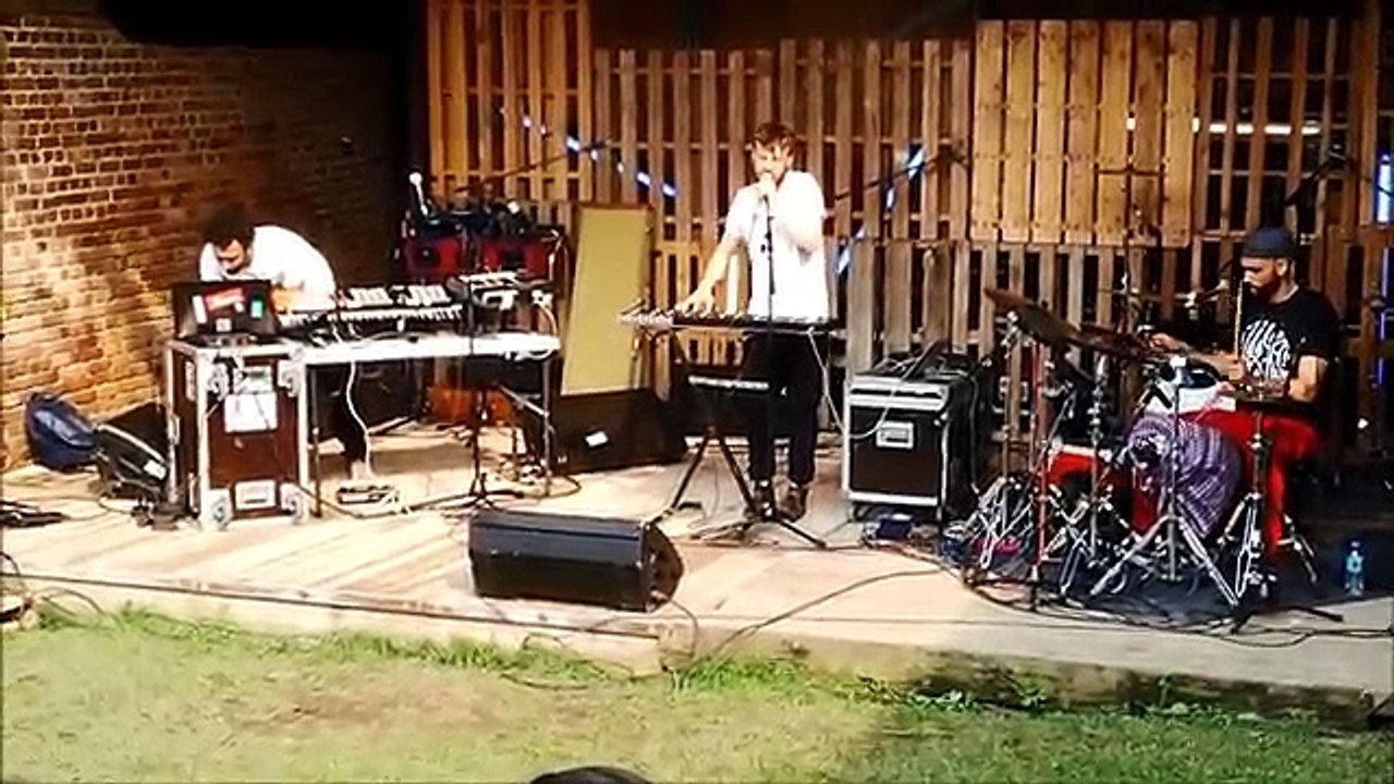 UNNO (Fra) Live Noyelles 2016 - Part 2 (Electro, trip hop, ambient)