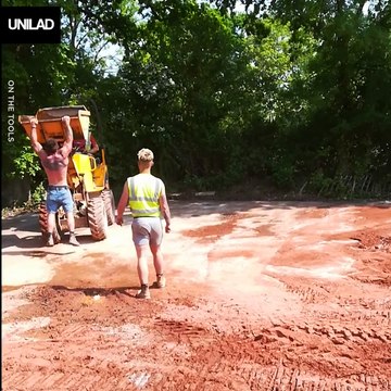Chantier : un homme se fait avoir par la blague de son collègue