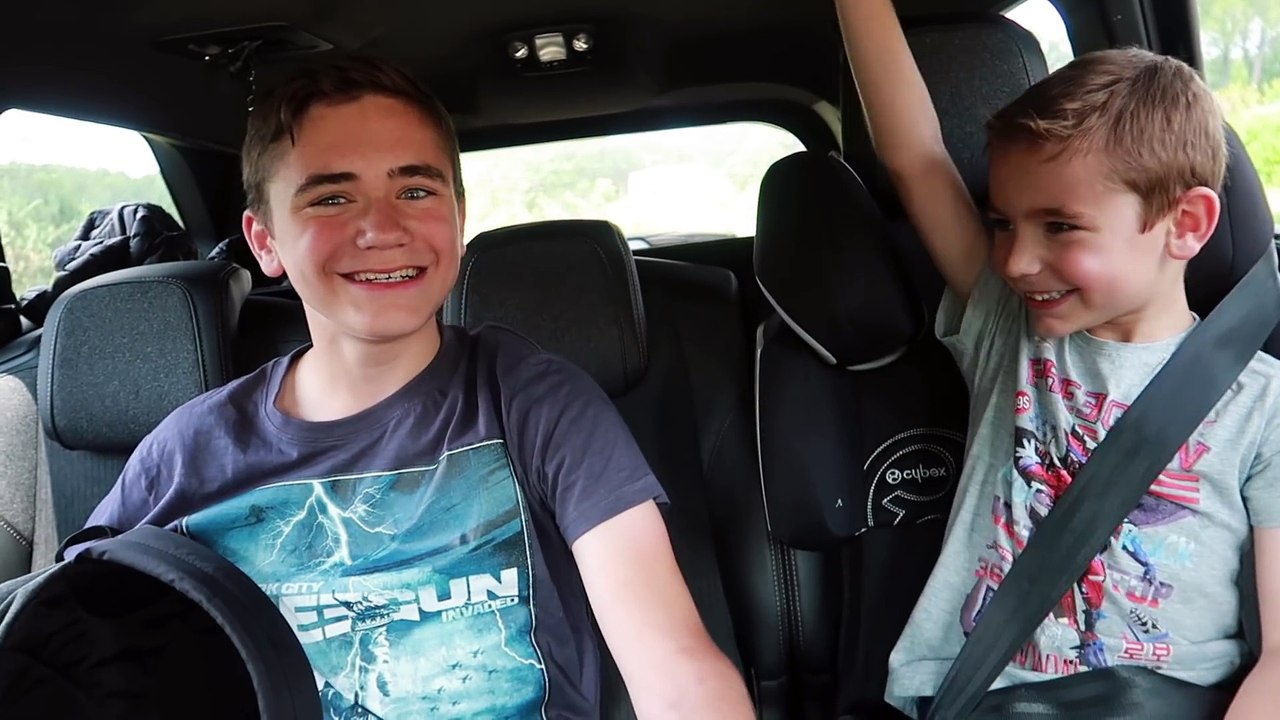 SORTIE D'ÉCOLE - L'école est finie ! Vive les Vacances !!!